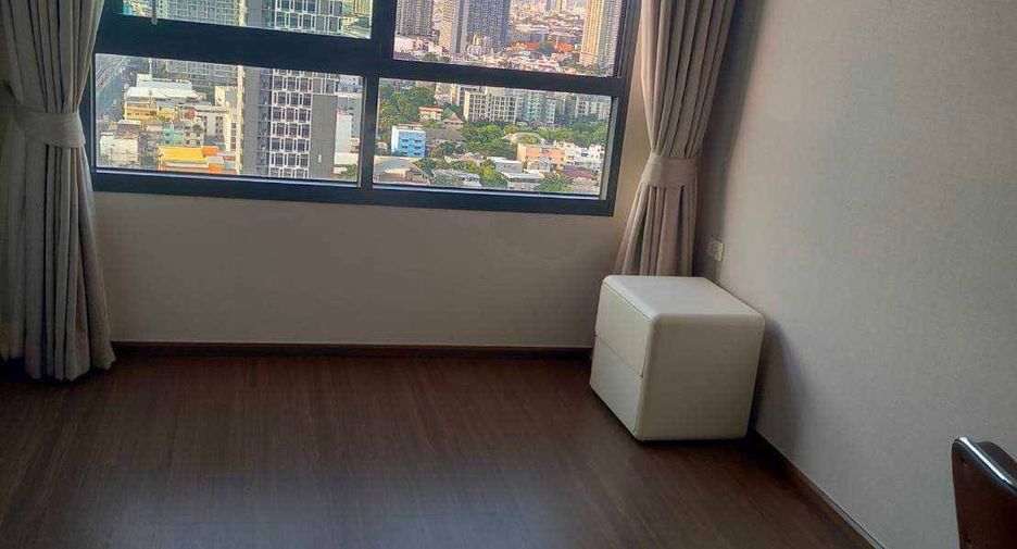 À louer 2 chambres condo à Phra Khanong, Bangkok