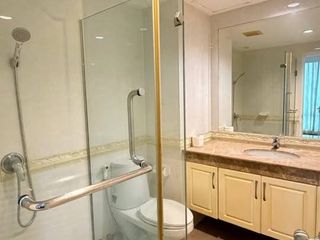 For rent 3 ベッドルーム condo in Phra Khanong, Bangkok