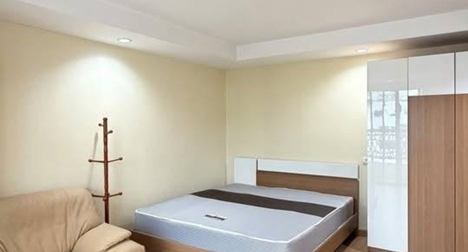 For rent 3 ベッドルーム condo in Phra Khanong, Bangkok