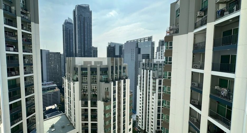 Condo en venta de 2 habitaciones en Huai Khwang, Bangkok