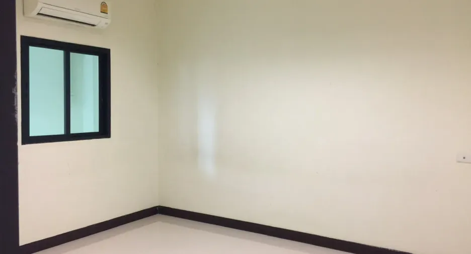 For rent 2 bedrooms townhouse in Mueang Samut Prakan, Samut Prakan