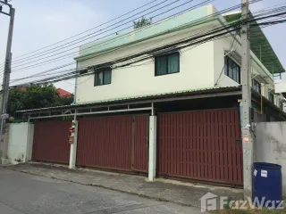 For rent 2 bedrooms townhouse in Mueang Samut Prakan, Samut Prakan