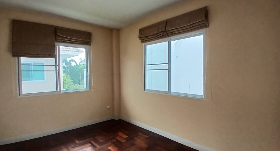 Haus zur Miete mit 3 Zimmer in Lat Krabang, Bangkok