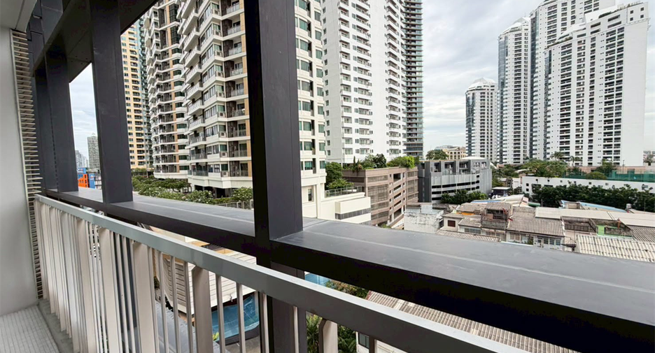 For sale 2 bedrooms condo in Khlong Toei, Bangkok