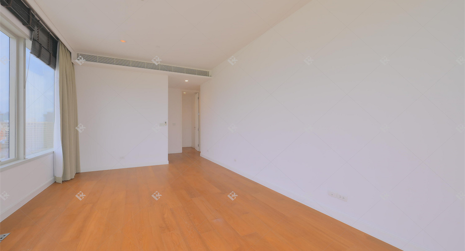 For rent 3 bedrooms condo in Pathum Wan, Bangkok