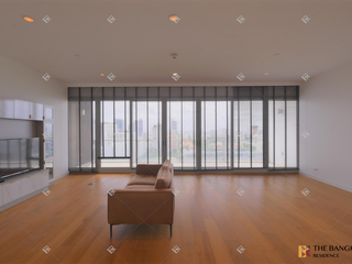 For rent 3 bedrooms condo in Pathum Wan, Bangkok