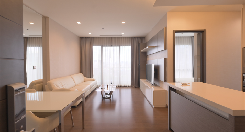 For rent 2 bedrooms condo in Huai Khwang, Bangkok