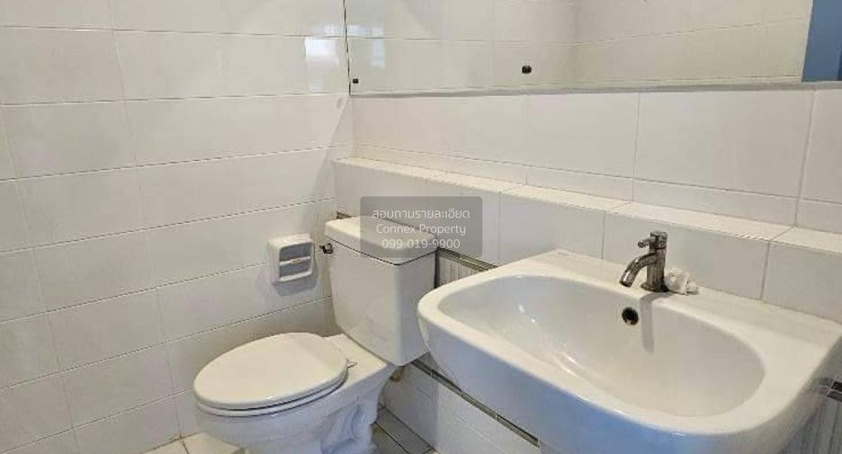 For sale 3 bedrooms townhouse in Bang Kapi, Bangkok