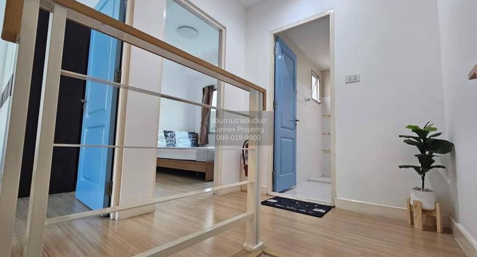 For sale 3 bedrooms townhouse in Bang Kapi, Bangkok