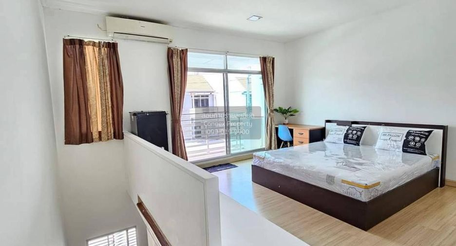 For sale 3 bedrooms townhouse in Bang Kapi, Bangkok