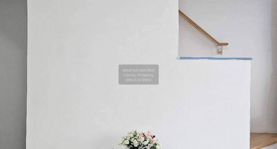 For sale 3 bedrooms townhouse in Bang Kapi, Bangkok