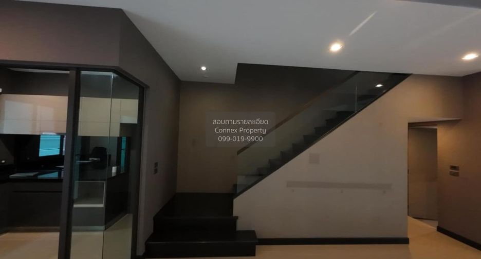 Casa adosada en venta de 3 habitaciones en Lat Phrao, Bangkok