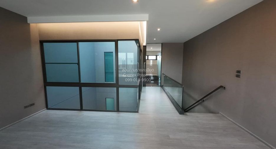 Casa adosada en venta de 3 habitaciones en Lat Phrao, Bangkok