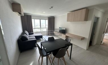 Condo en alquiler de 2 habitaciones en Huai Khwang, Bangkok
