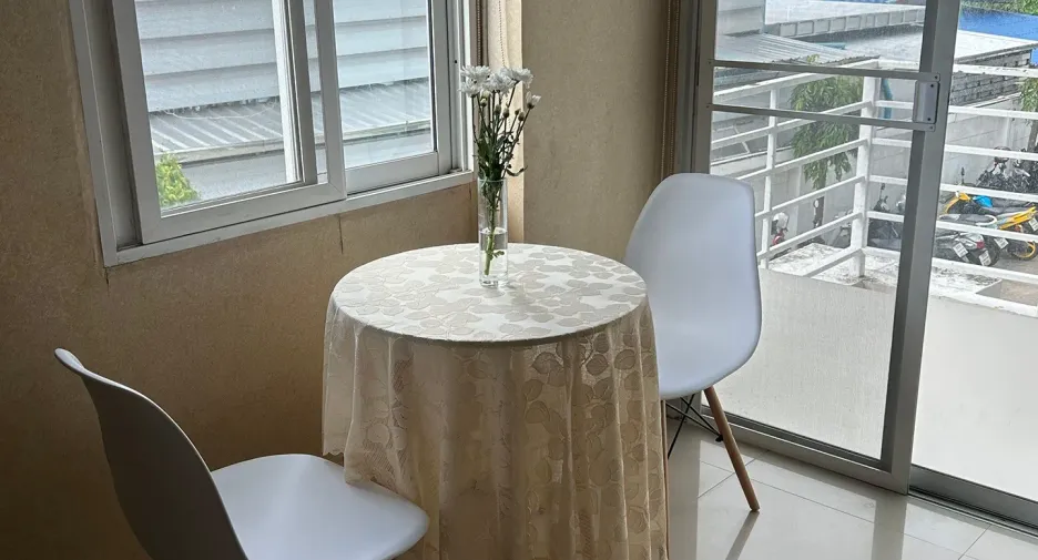 À vendre studio condo à Lat Phrao, Bangkok