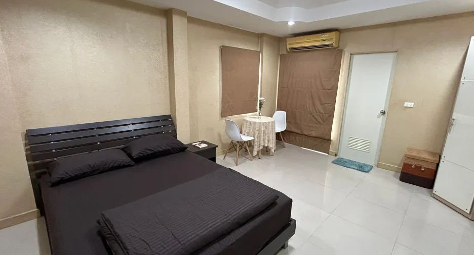 À vendre studio condo à Lat Phrao, Bangkok