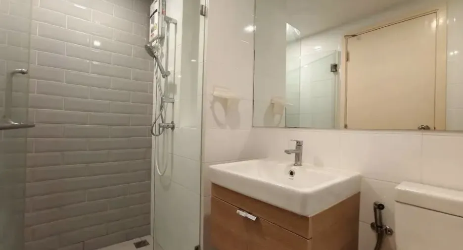 For rent 1 bed condo in Phaya Thai, Bangkok