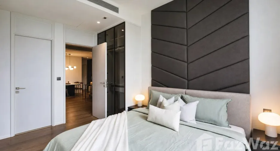 For rent 2 bedrooms condo in Pathum Wan, Bangkok