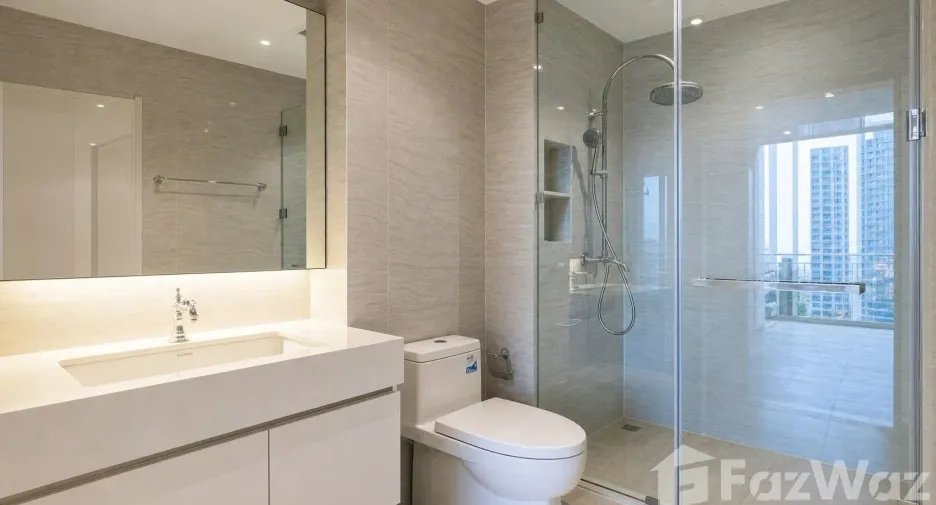 For rent 2 bedrooms condo in Pathum Wan, Bangkok