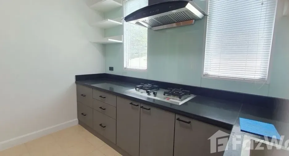 Casa en alquiler de 3 habitaciones en Prawet, Bangkok