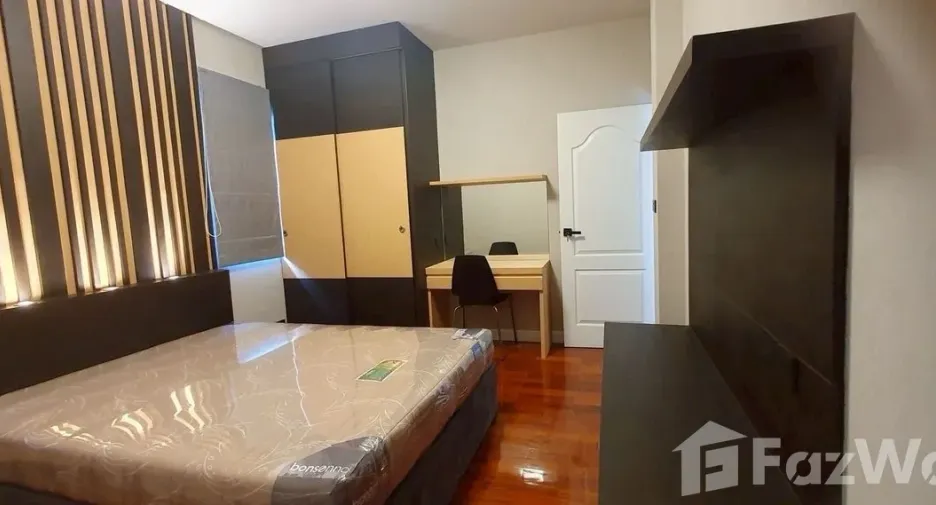 Casa en alquiler de 3 habitaciones en Prawet, Bangkok