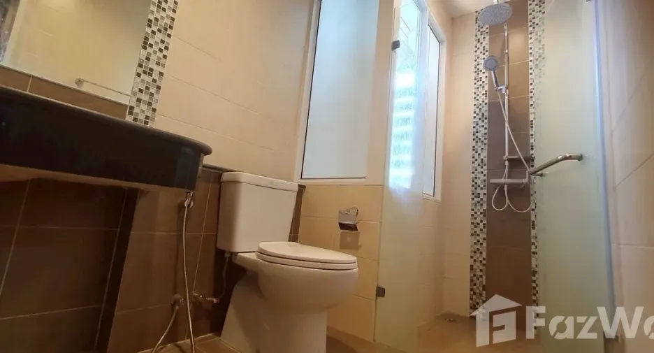 Casa en alquiler de 3 habitaciones en Prawet, Bangkok