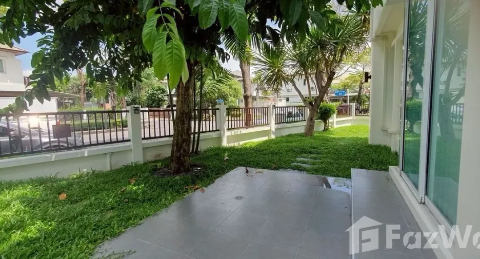 Casa en alquiler de 3 habitaciones en Prawet, Bangkok