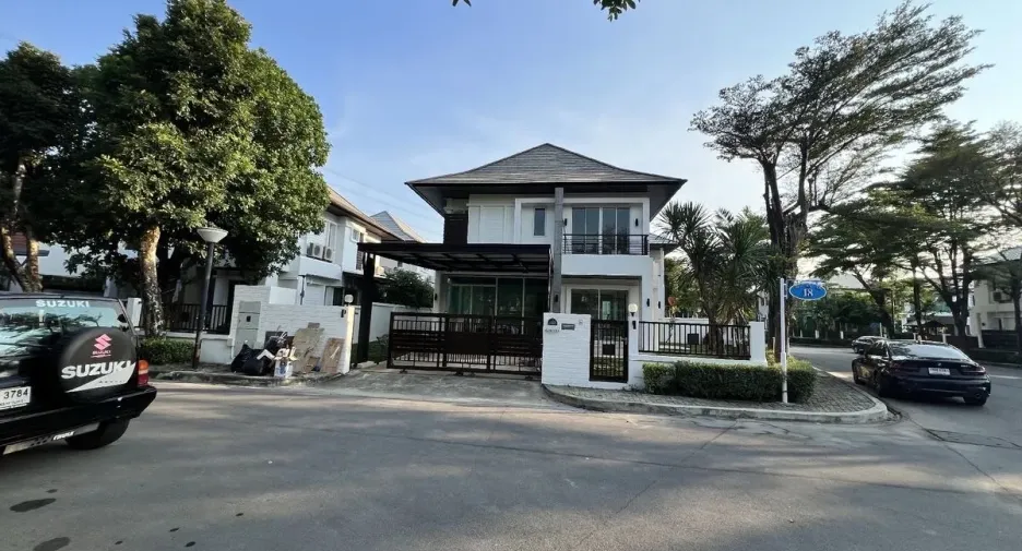 Casa en alquiler de 3 habitaciones en Prawet, Bangkok