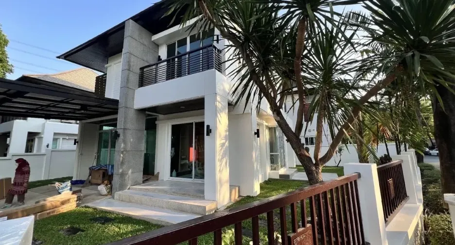 Casa en alquiler de 3 habitaciones en Prawet, Bangkok