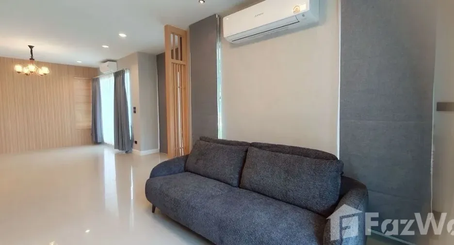 Casa en alquiler de 3 habitaciones en Prawet, Bangkok