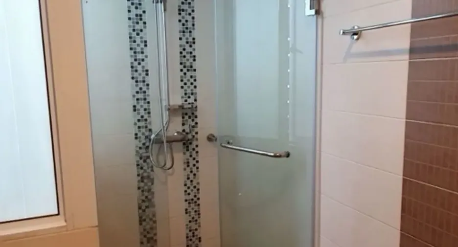 Casa en alquiler de 3 habitaciones en Prawet, Bangkok