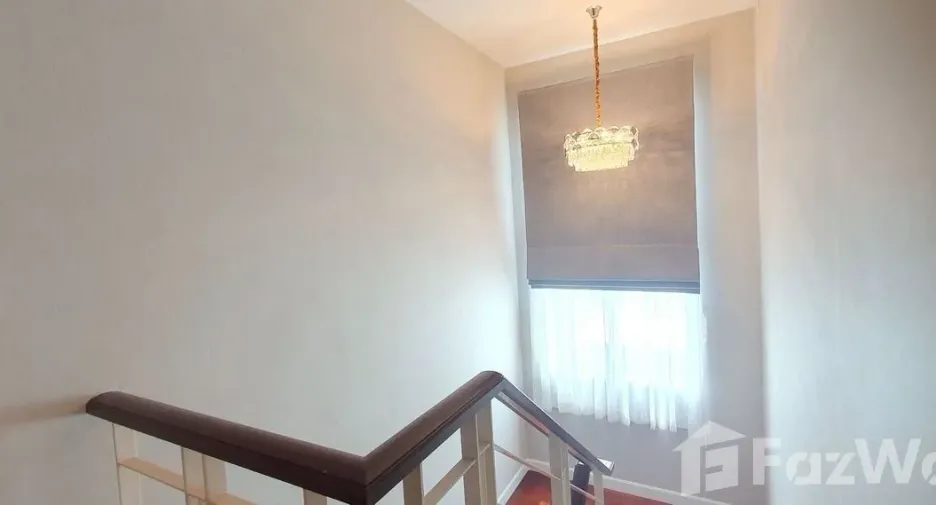 Casa en alquiler de 3 habitaciones en Prawet, Bangkok
