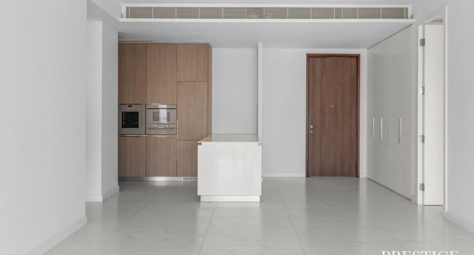 For rent 2 bedrooms condo in Pathum Wan, Bangkok