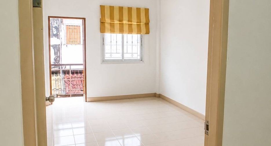 À vendre 3 chambres maison de ville à Thalang, Phuket