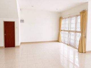 À vendre 3 chambres maison de ville à Thalang, Phuket