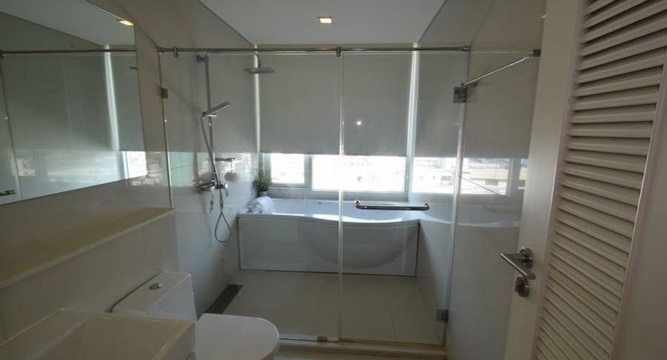ให้เช่า 4 ห้องนอน คอนโด ใน วัฒนา, กรุงเทพฯ