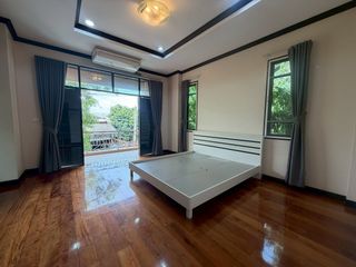 Casa en alquiler de 3 habitaciones en Watthana, Bangkok