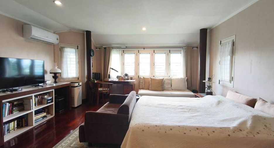Casa en alquiler de 5 habitaciones en Min Buri, Bangkok