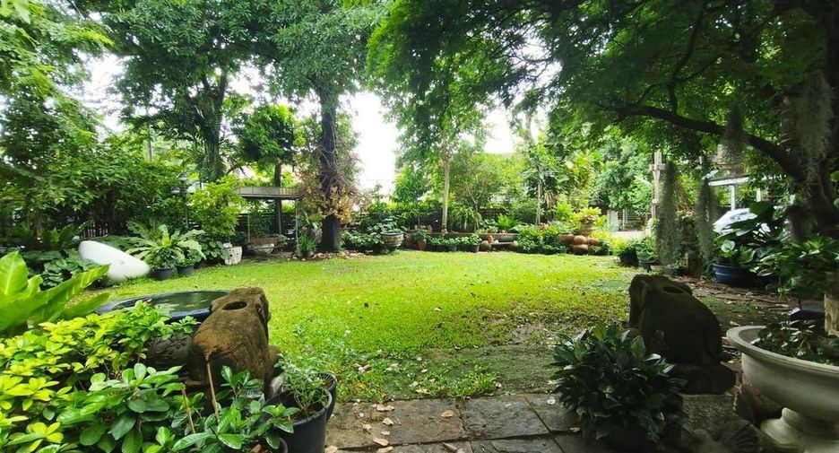 Casa en alquiler de 5 habitaciones en Min Buri, Bangkok