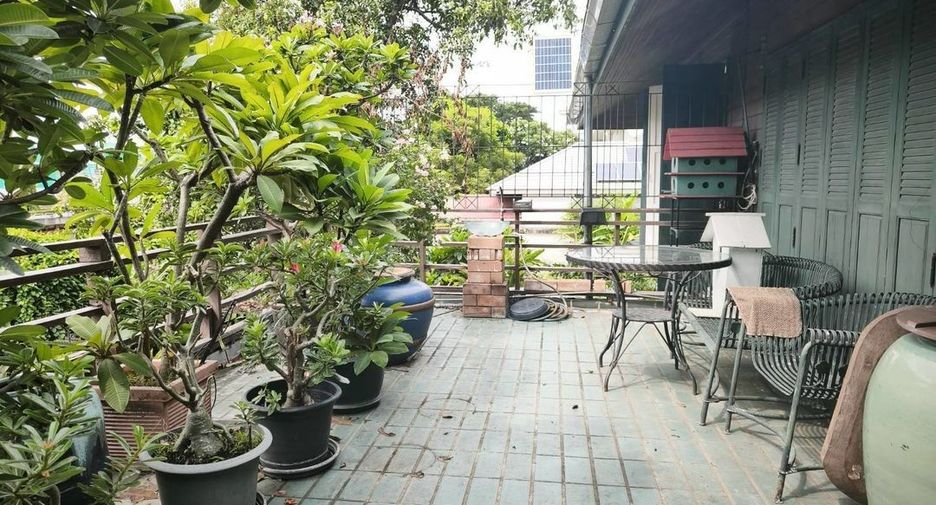 Casa en alquiler de 5 habitaciones en Min Buri, Bangkok