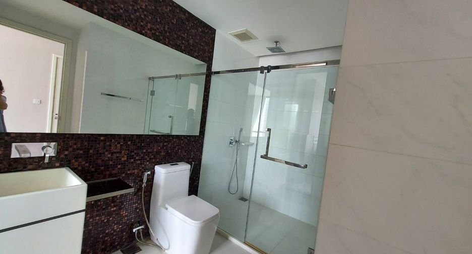For sale 2 bedrooms condo in Khlong Toei, Bangkok