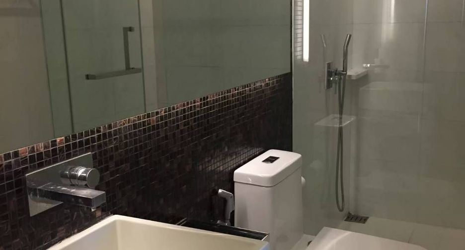 For sale 2 bedrooms condo in Khlong Toei, Bangkok