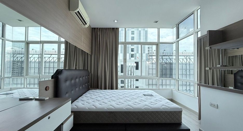 À louer 2 chambres condo à Phra Khanong, Bangkok