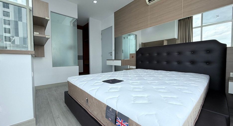À louer 2 chambres condo à Phra Khanong, Bangkok