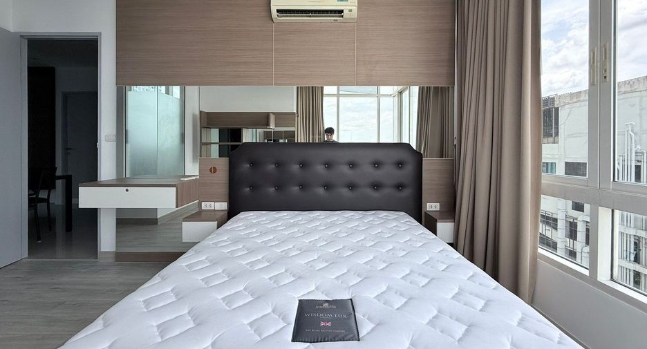 À louer 2 chambres condo à Phra Khanong, Bangkok