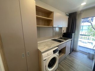 Wohnung zur Miete mit 1 Zimmer in Wang Thonglang, Bangkok