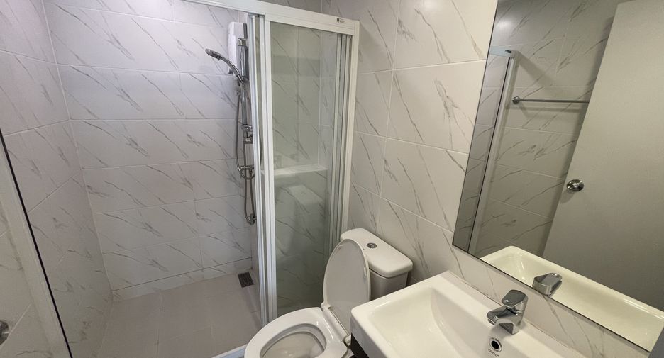 For rent 1 bed condo in Wang Thonglang, Bangkok
