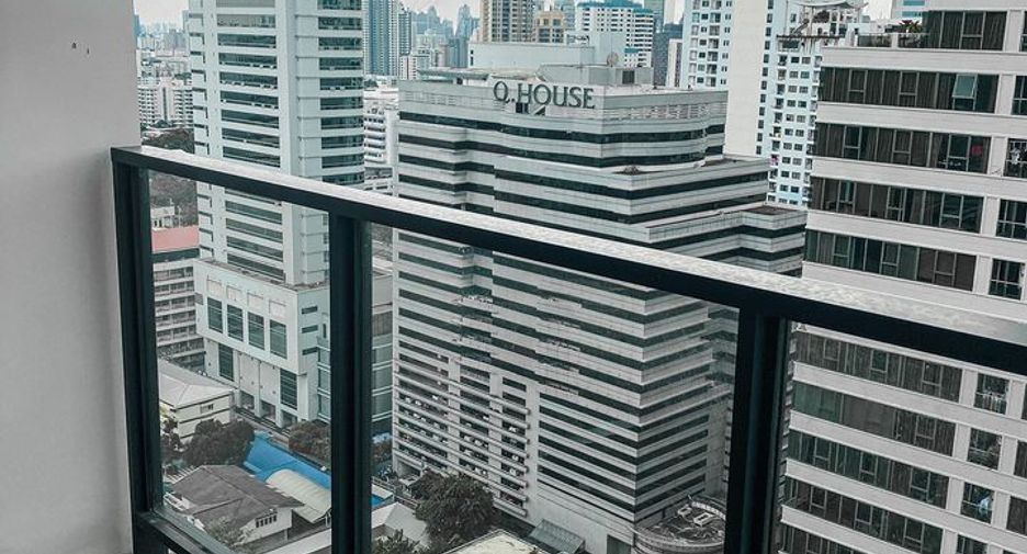 Condo en alquiler y en venta de 1 habitaciones en Watthana, Bangkok