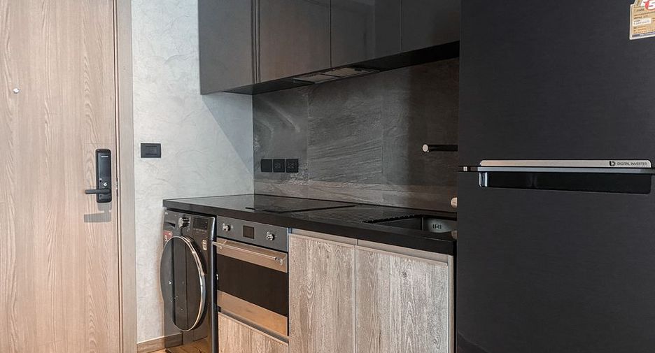 Condo en alquiler y en venta de 1 habitaciones en Watthana, Bangkok