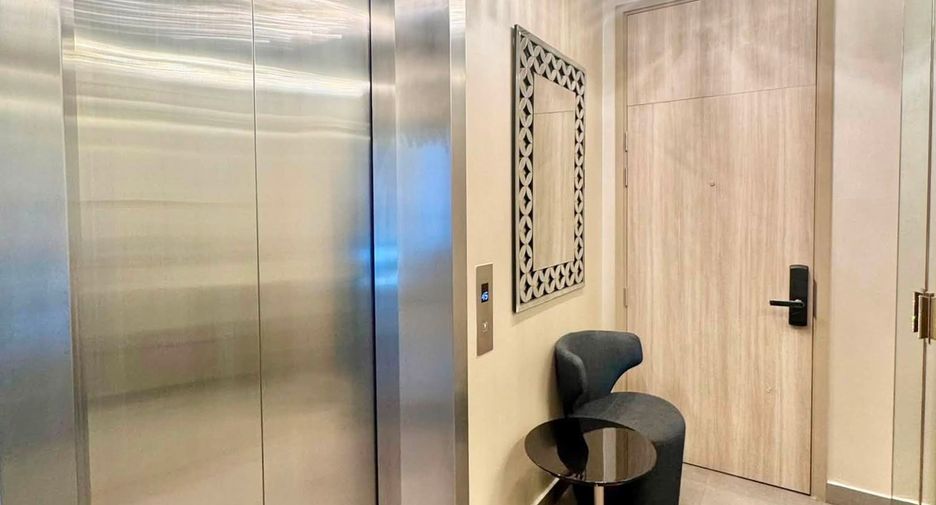 Condo en alquiler de 2 habitaciones en Pathum Wan, Bangkok